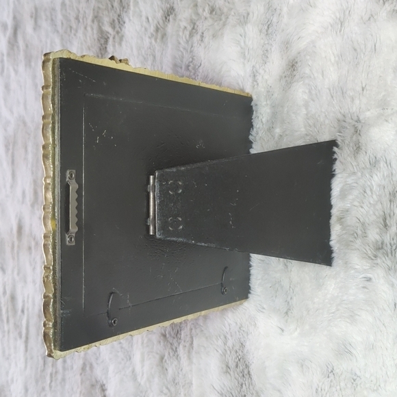 Gold Toned Textured Floral Rectangular Picture Frame - Picture 3 of 13